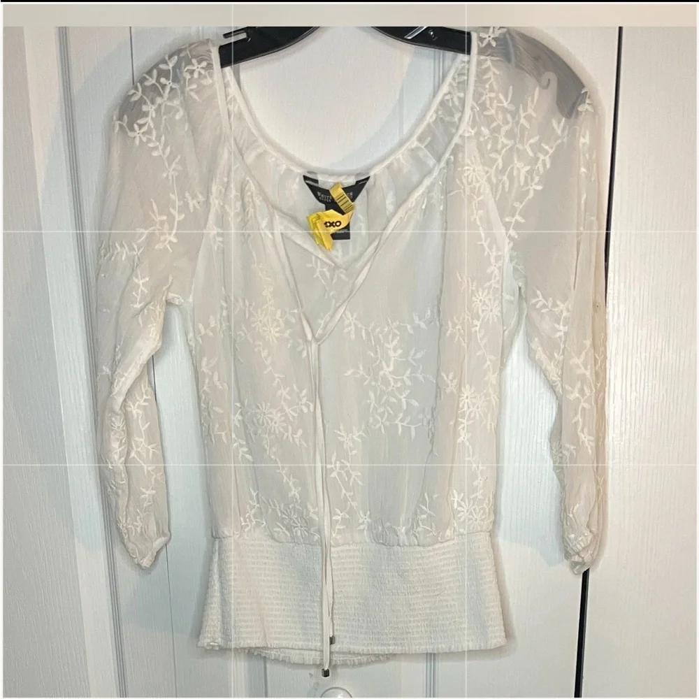 Elegant White Lace Women's Top - Picture 1 of 8